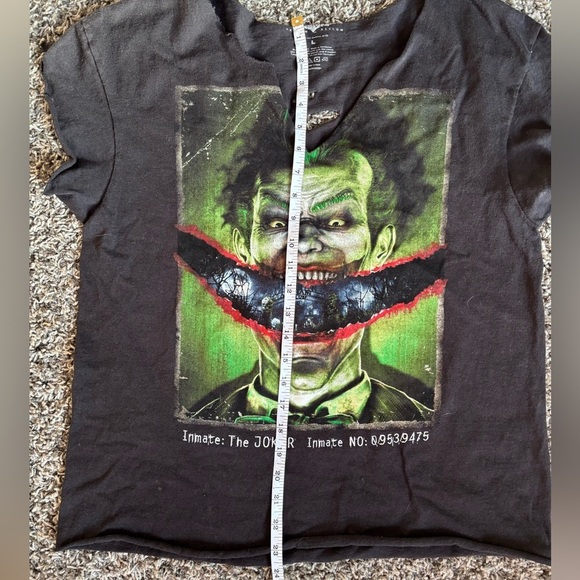 “Upcycled Batman Joker T-Shirt - LG | Sustainable DC Comics Fan Tee” - Picture 5 of 6